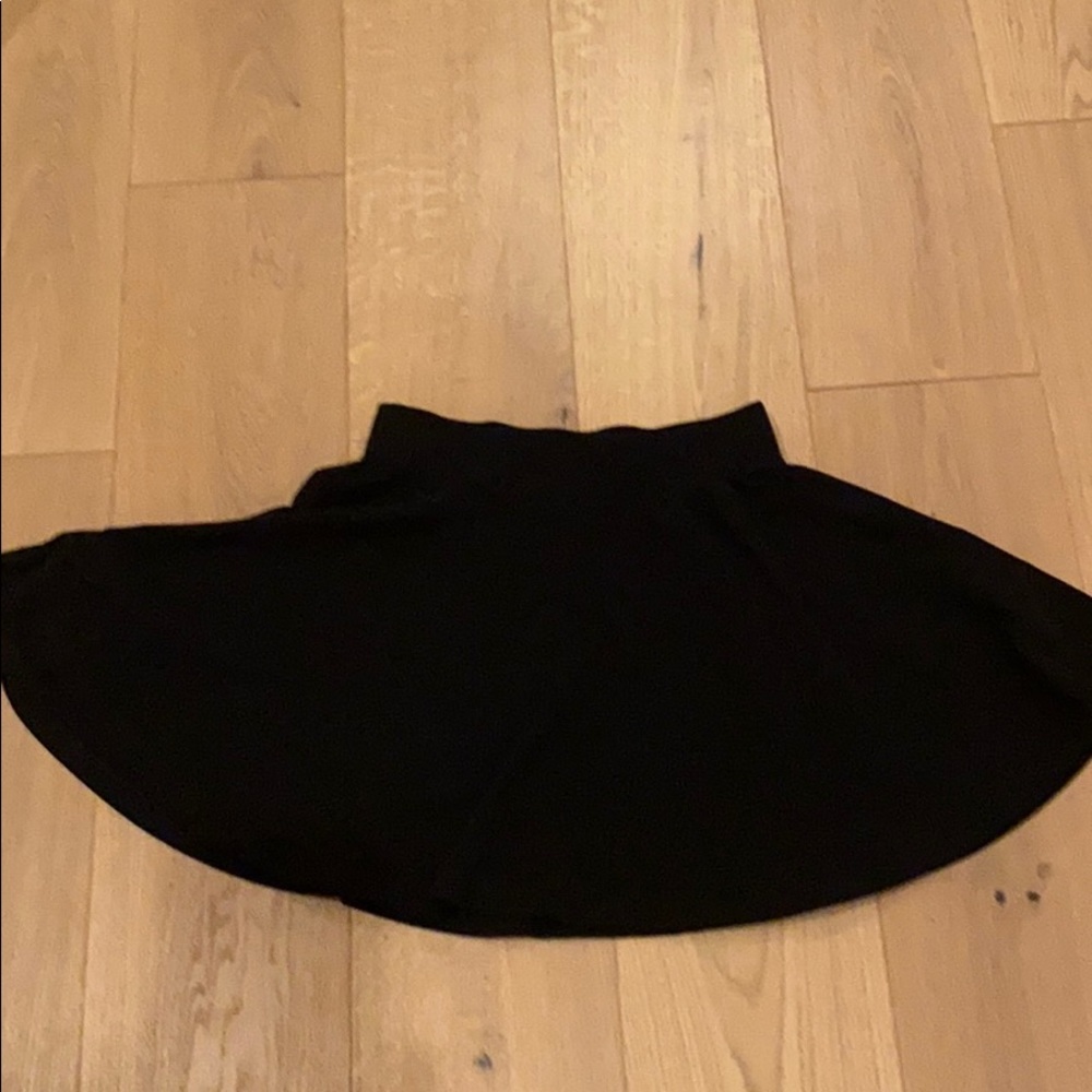 Black girls skater skirt!